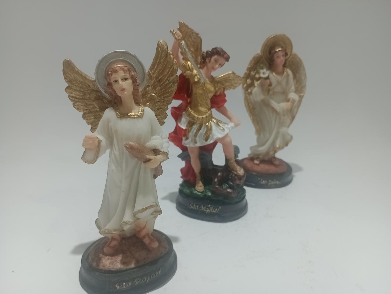 imagem de TRIO ARCANJOS RESINA MACIÇA 15 CM