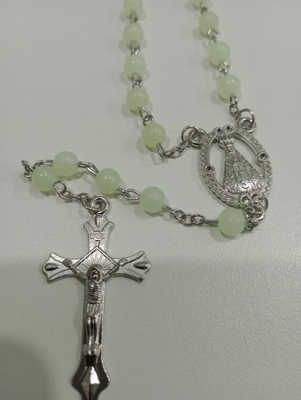 imagem de Terço Fluorescente plástico luminoso