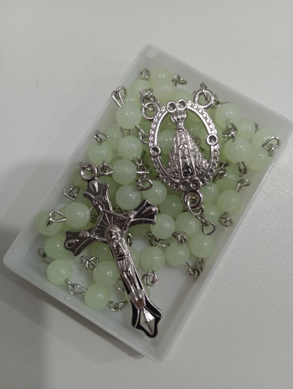 imagem de Terço Fluorescente plástico luminoso