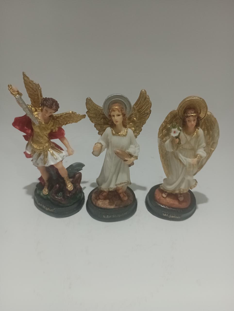 imagem de TRIO ARCANJOS RESINA MACIÇA 12 CM