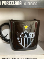 imagem de CANECA OFICIAL ATLETICO MINEIRO QUADRADA 220 ML